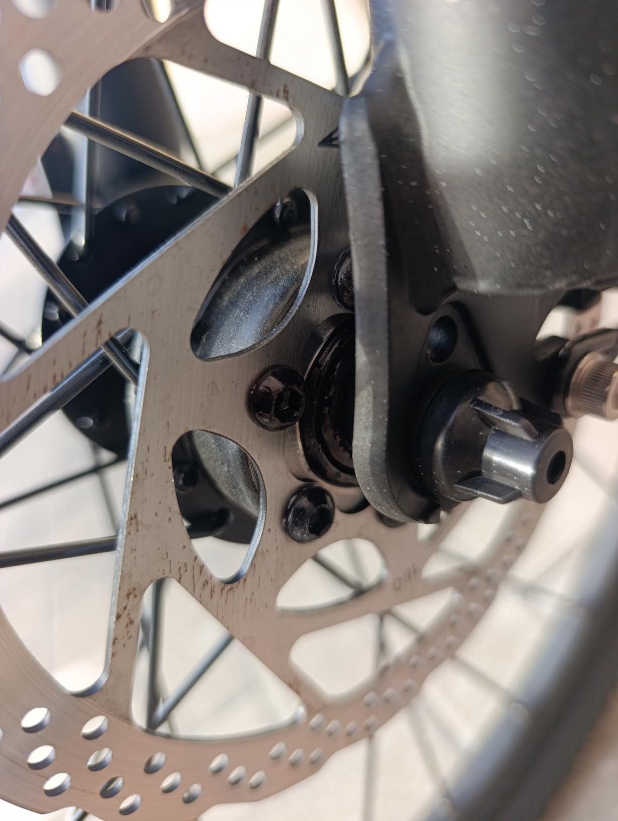 HillMiles MileCity1 bici elettrica 26" grigia 100 km