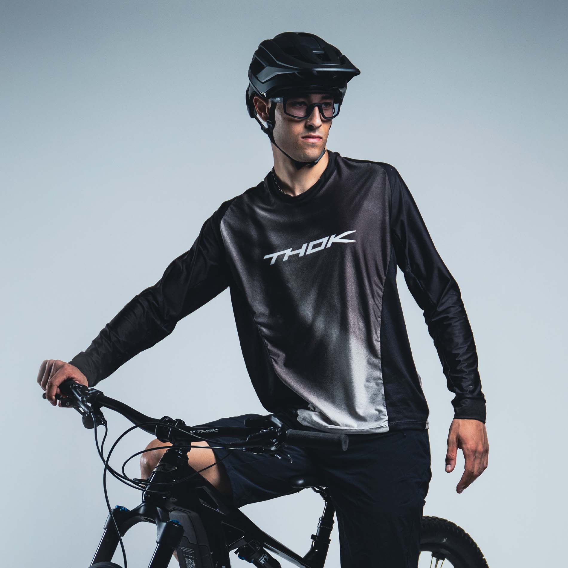 THOK Tech Team Black maglia maniche lunghe nera