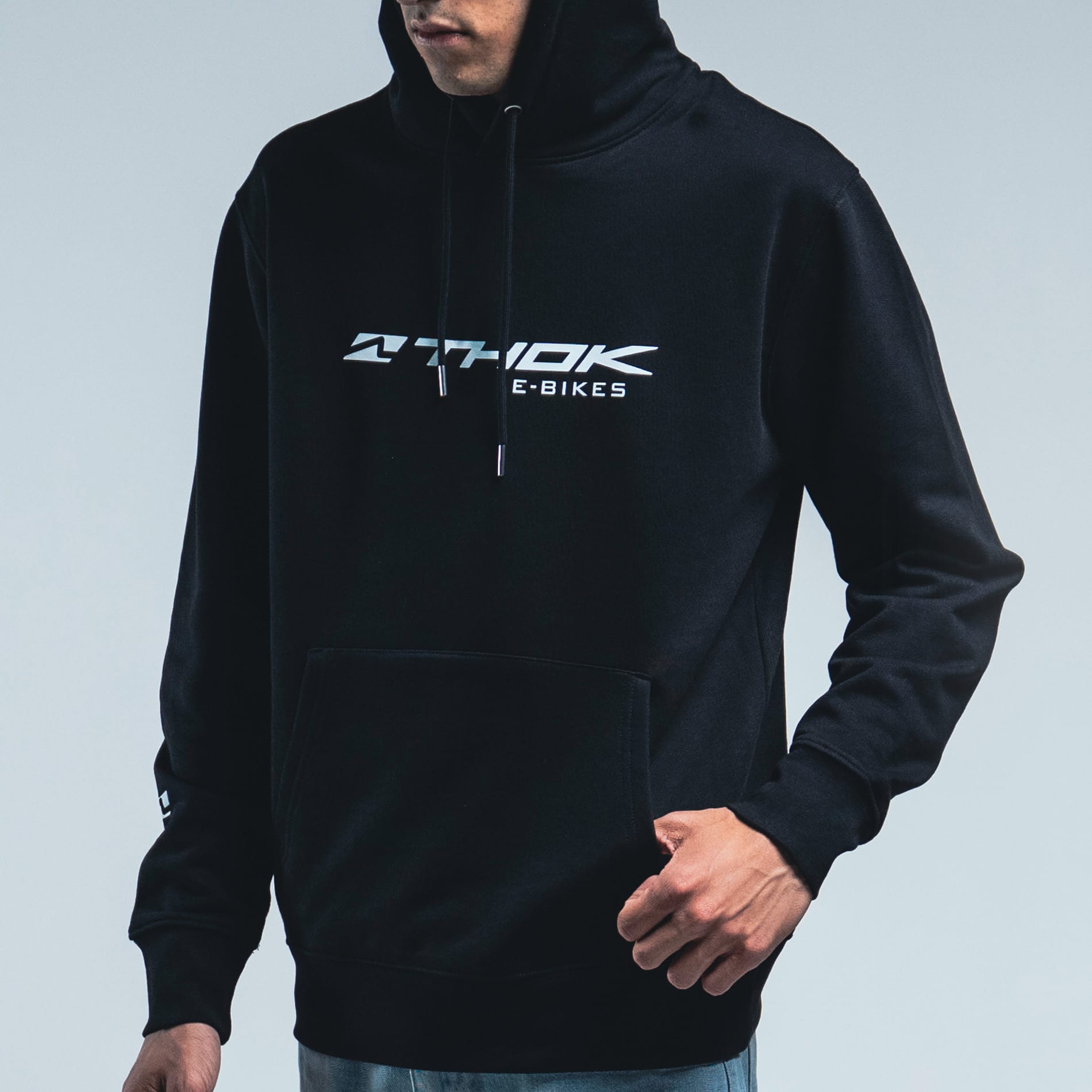THOK Crew felpa con cappuccio nera cotone