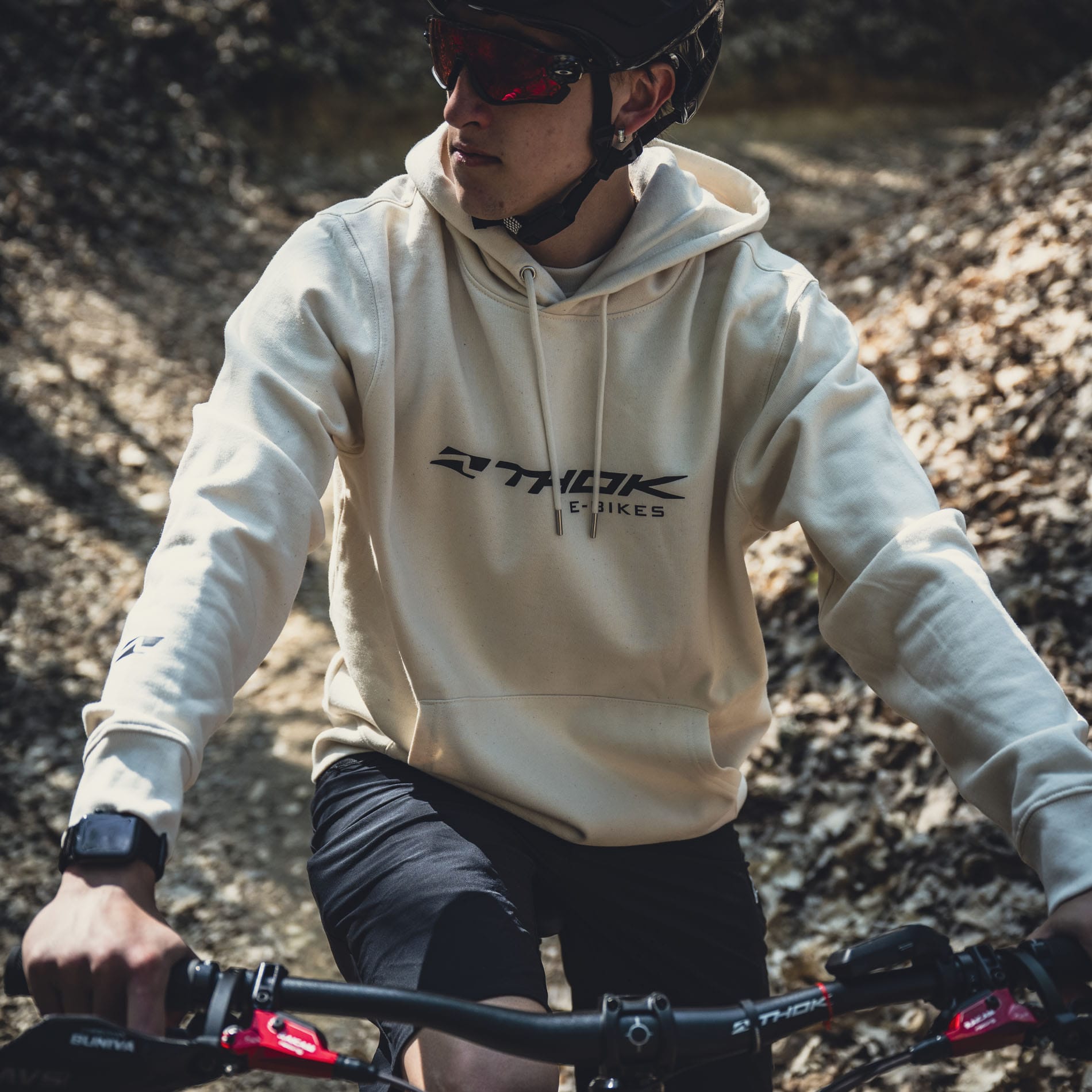 THOK H-Crew Natural Culture felpa cappuccio off-white