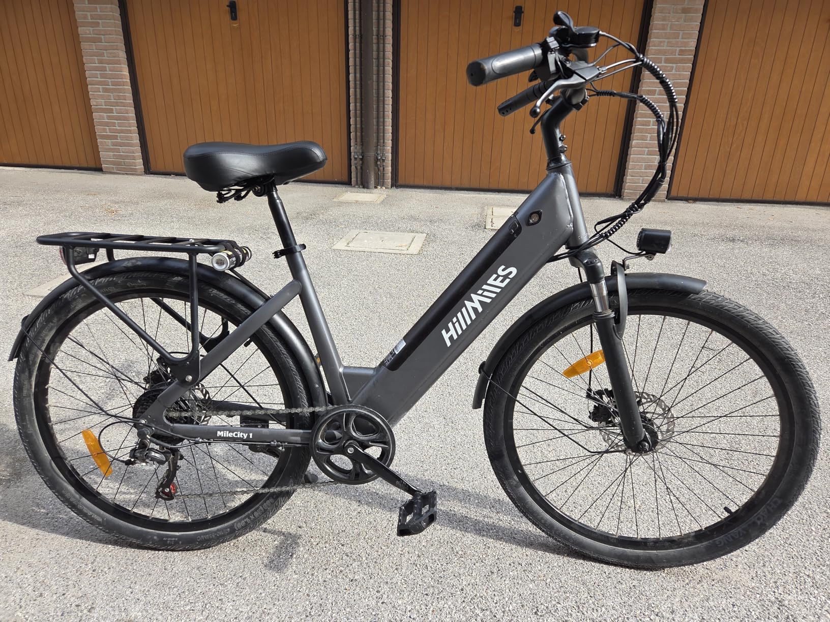 HillMiles MileCity1 bici elettrica 26" verde autonomia 100 km