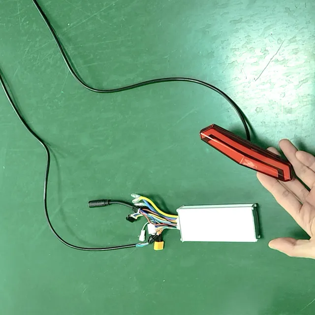 E-BYCCO EB7Pro Controller Bici Elettrica con Luce Freno