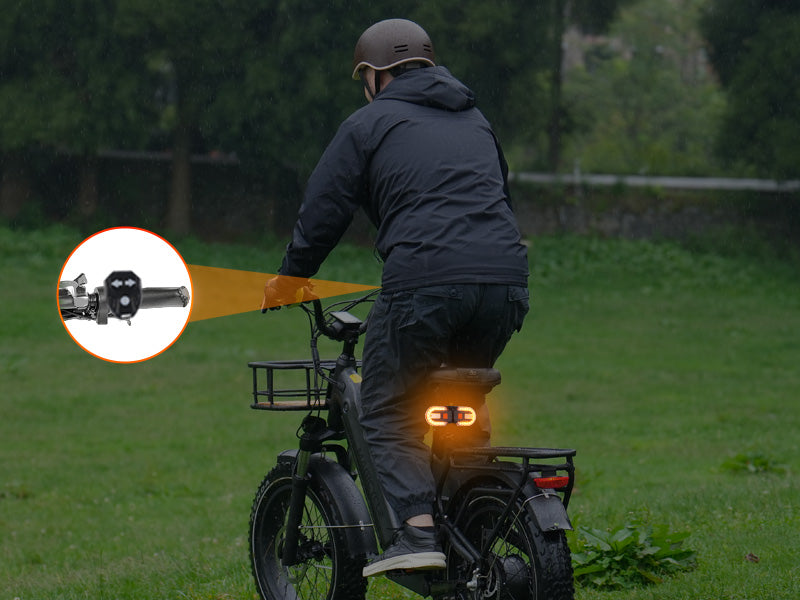 Touroll Fanale posteriore bici LED con frecce wireless